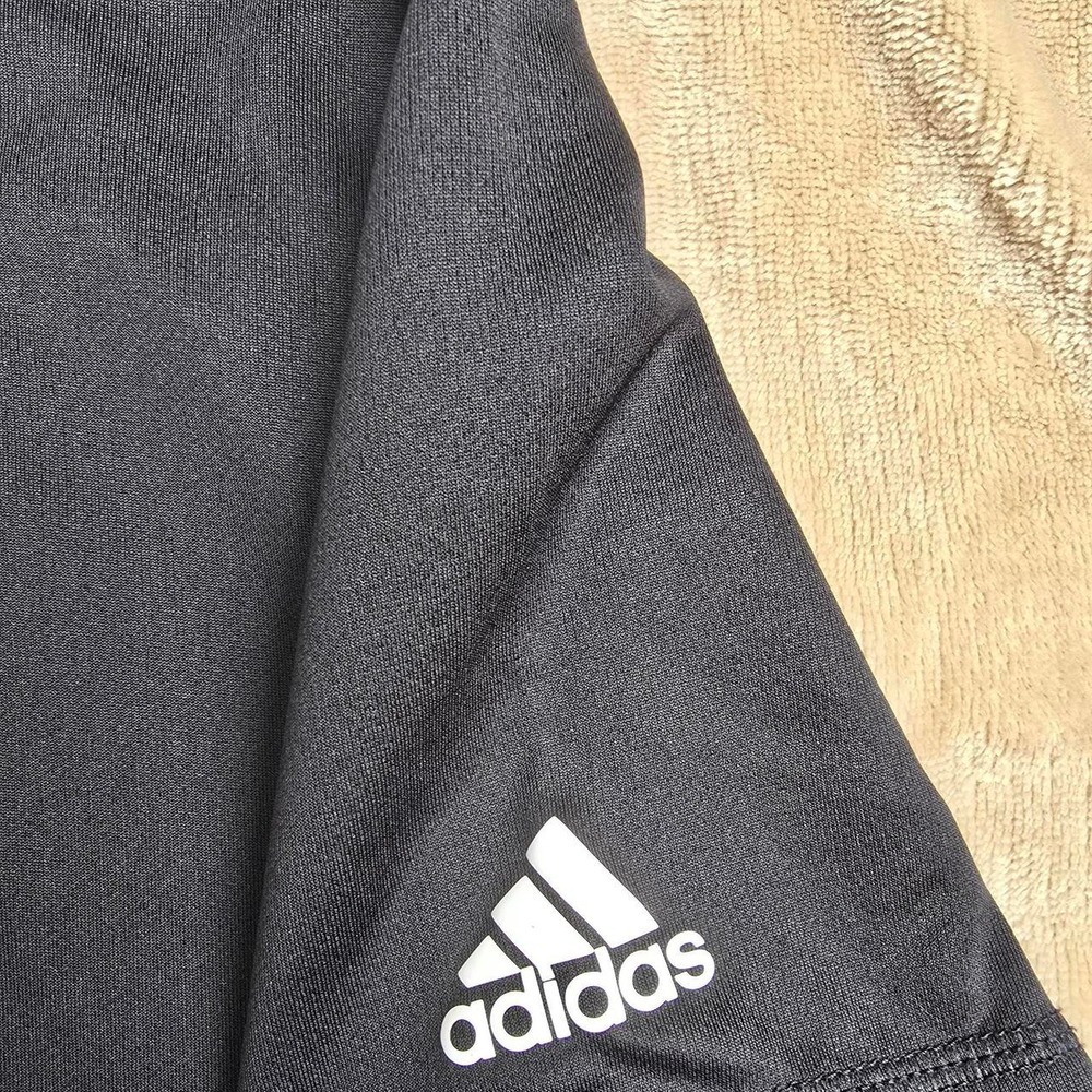 Adidas - Picture 3 of 4